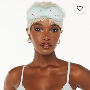Cat Nap Eye Mask Savage X Fenty seashell blue